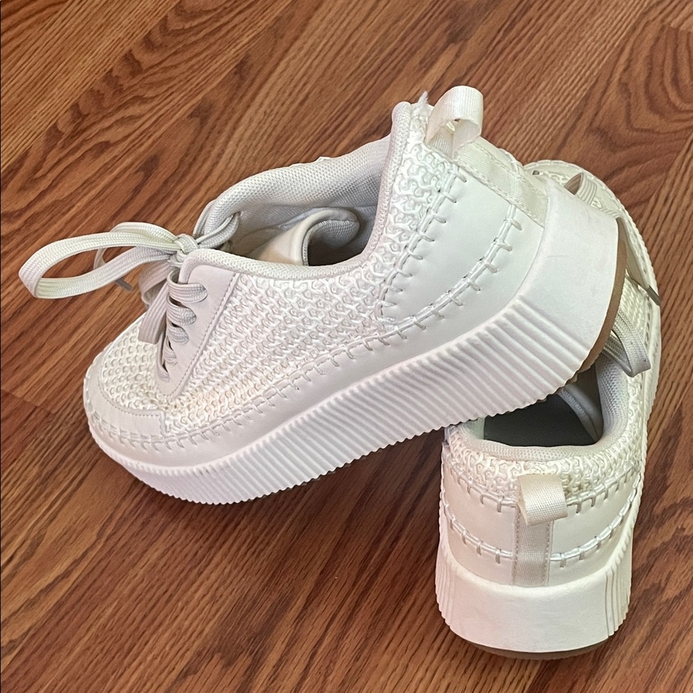 Catherine Malandrino Cream Woven Platform Lace-Up Sneakers - Picture 3 of 5